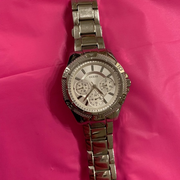 Guess Timepiece - Picture 3 of 7